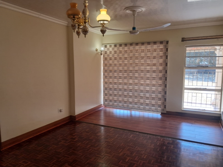 5 Bedroom Property for Sale in Flamingo Park Free State